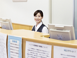 写真:処方箋をFAXで事前受付(イメージ)